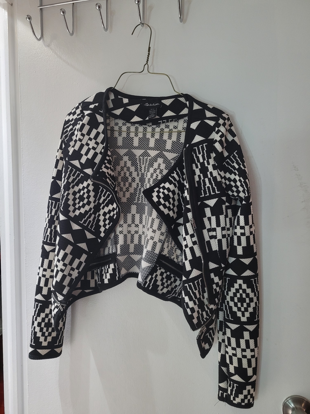 Black & White Geometric Open-Front Sweater Cardigan